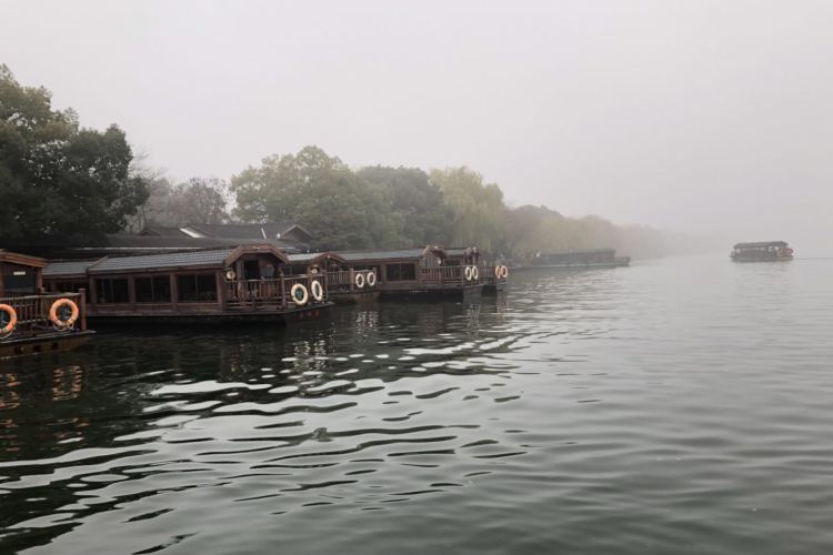 【吾爱江南—晚升级住宿】华东五市纯玩双飞6天、周庄+乌镇、南京大屠杀纪念馆+大报恩寺、入住一晚超豪华酒店